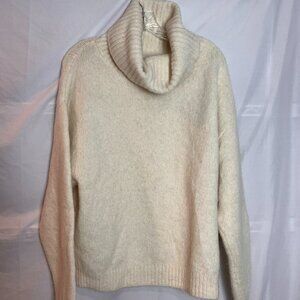 Women's winter white UGG Cowl neck sweater Size M, NWT